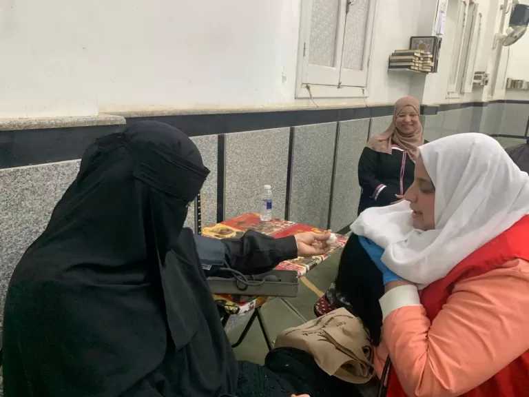 انتشار مكثف لفرق المبادرات الرئاسية أمام المساجد وساحات التراويح بالدقهلية