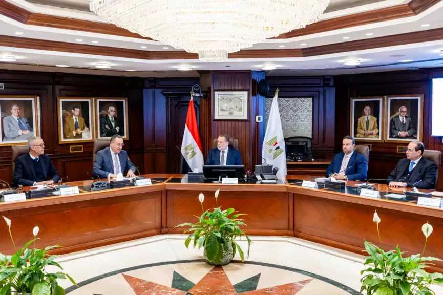 محافظ البنك المركزي المصري يلتقي وزير التعليم العالي والبحث العلمي لبحث التعاون المشترك