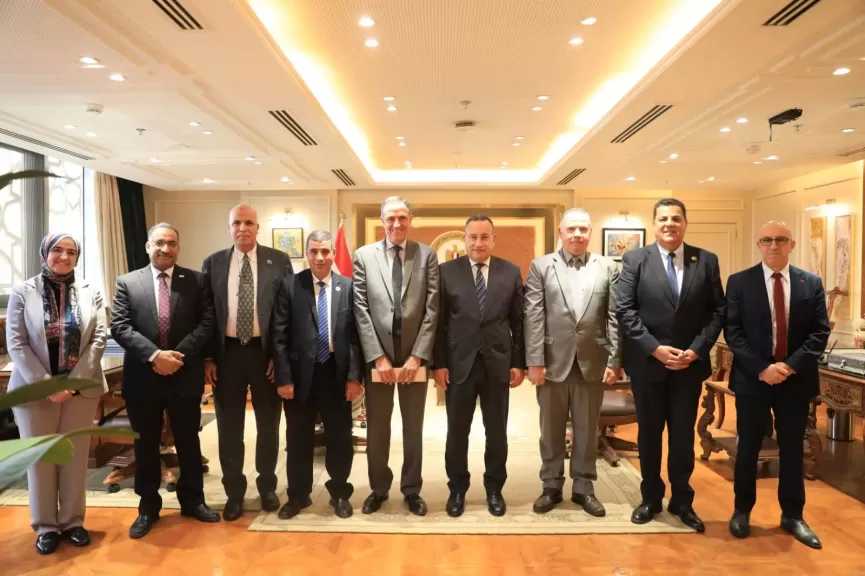 وزير التعليم العالي يؤكد دعم الدولة لتطوير الجامعات التكنولوجية