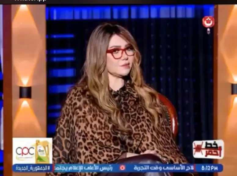 لقاء سويدان تفجر مفاجأة صادمة عن علاقتها بوالدها: عرفته وأنا عندي 27 سنة