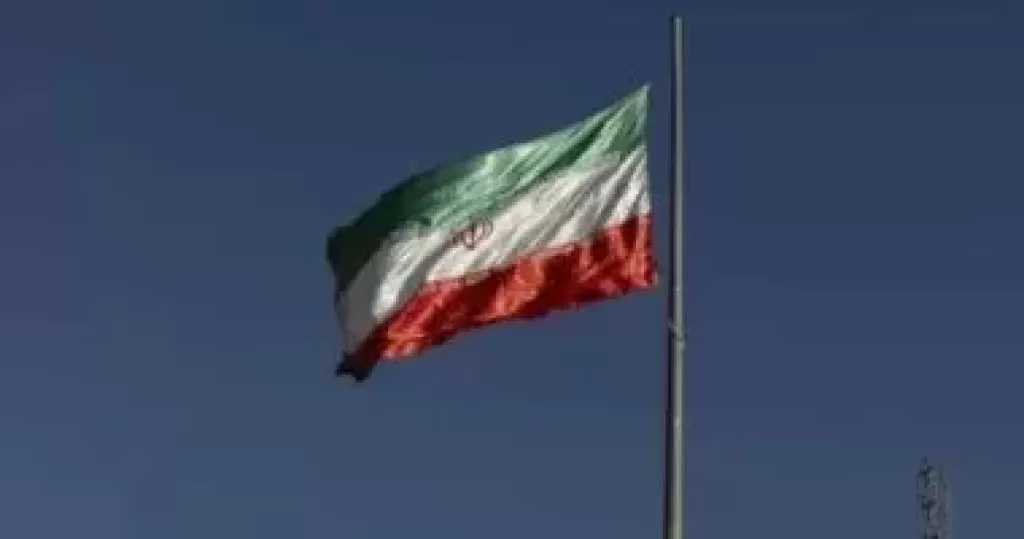 بريطانيا تسحب موظفيها وكازاخستان تحذر مواطنيها من التواجد فى إيران