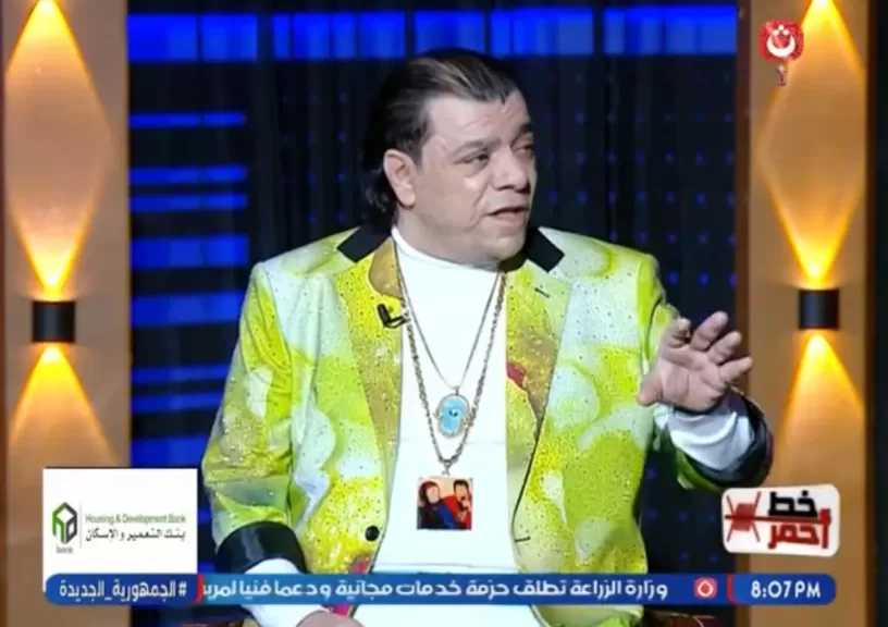 عصام شعبان عبدالرحيم يكشف حقيقة “قبلة” منار اللبنانية في فرح ابنته