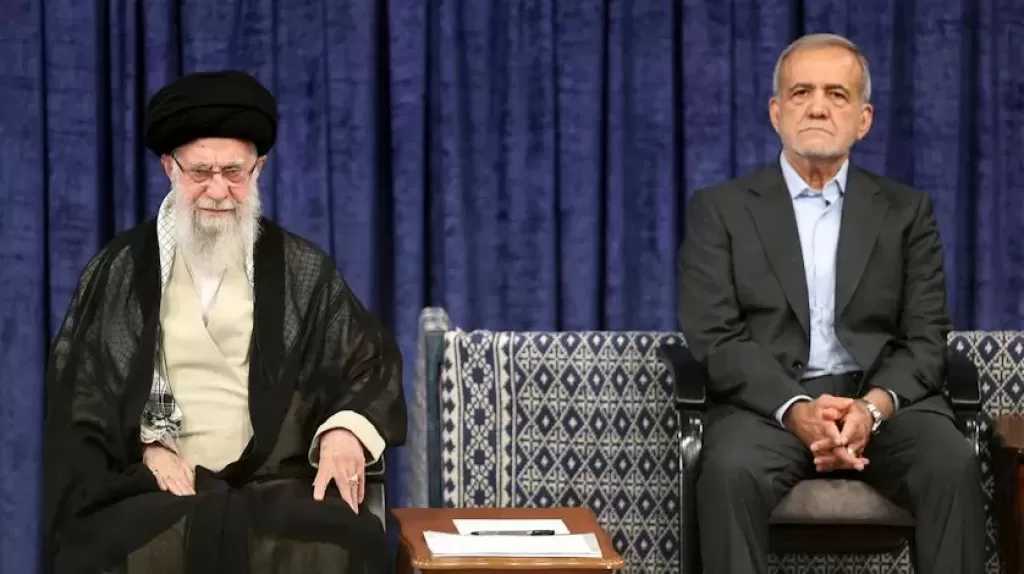الرئيس الإيراني: اغتيال خامنئي بمثابة إعلان حرب مفتوحة.. والثأر له واجب وحق مشروع