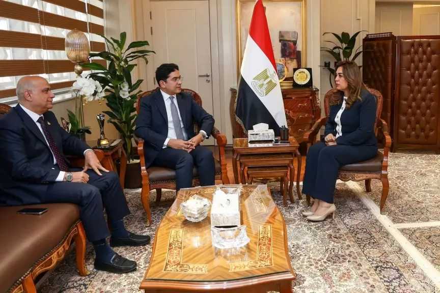 وزيرة التنمية المحلية والبيئة تلتقي عضو لجنة الشئون الدستورية والتشريعية ووكيل لجنة الإدارة المحلية بمجلس النواب