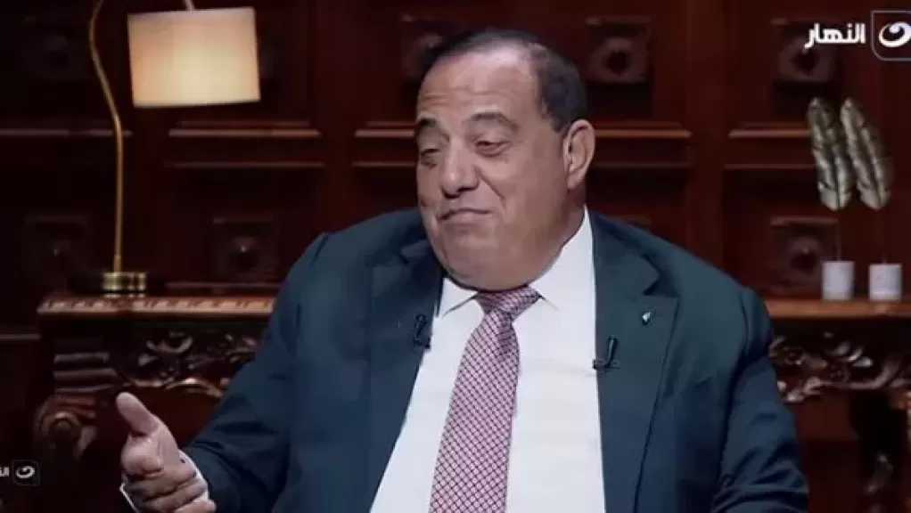 عاطف واصف: أبنائي أصبحوا قادرين على الابتكار في تصميم الفضة