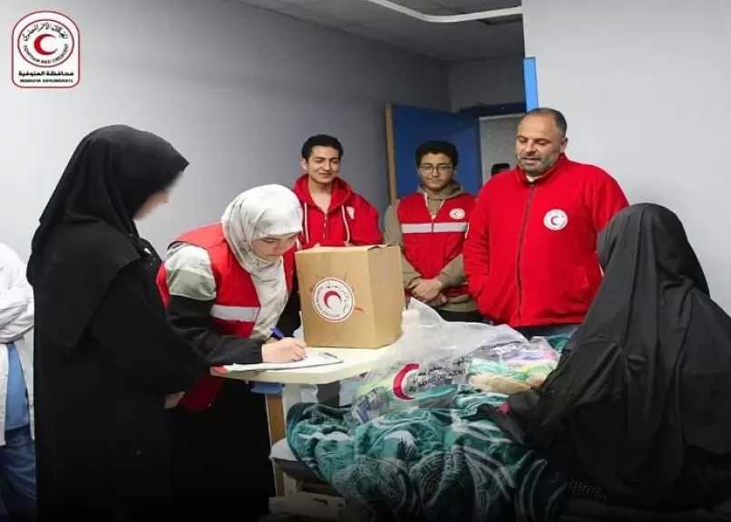 متطوعو الهلال الأحمر بالمنوفية يقدمون الدعم للأشقاء الفلسطينيين بالمستشفى التعليمي بشبين الكوم