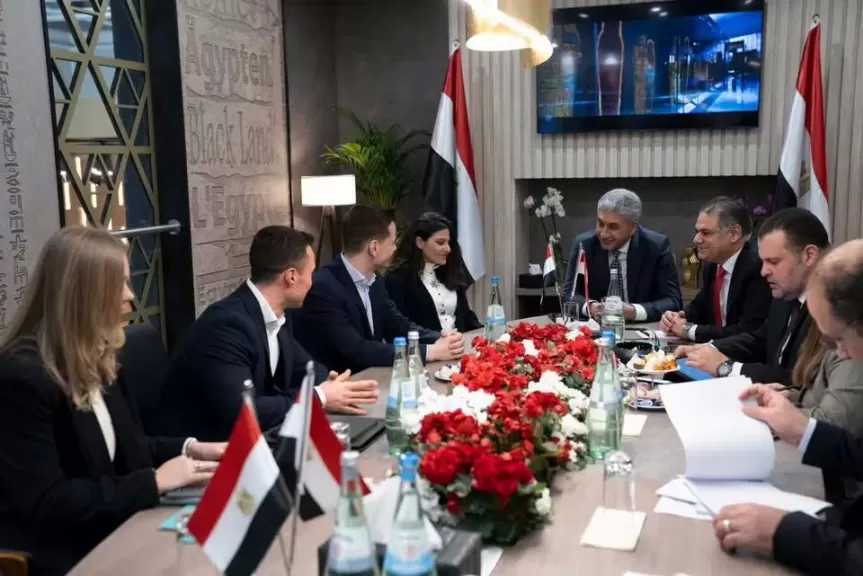 شريف فتحي: مصر دولة مستقرة وآمنة وبعيدة جغرافيًا عن التوترات في المنطقة