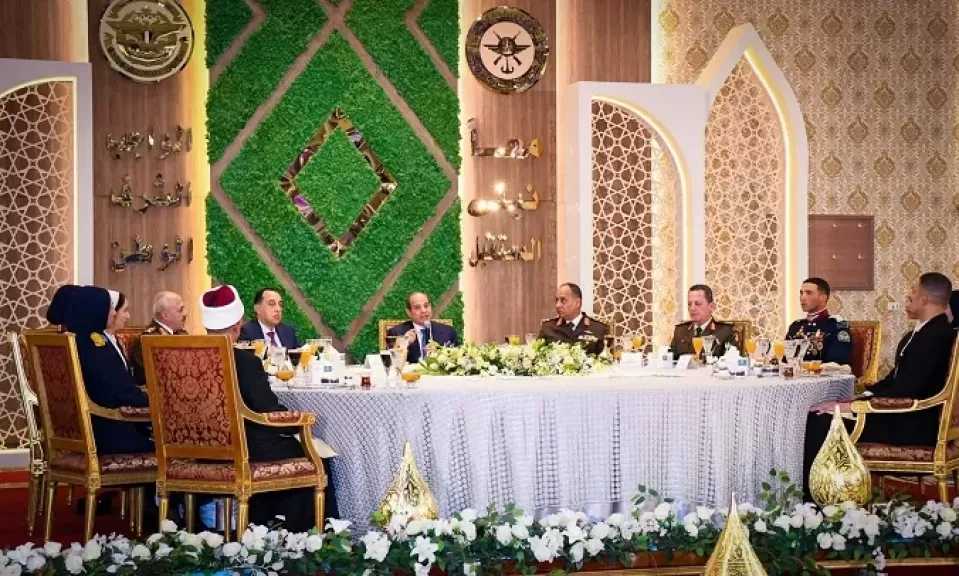 الرئيس السيسي: اختبرنا دفعة 4 آلاف خريج تمريض بالأكاديمية العسكرية كان مفترض قبولها ولم ينجح سوى 400