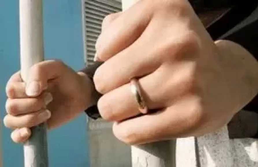 ضبط متهمة بسرقة حلق من محل الصاغة بكوم إمبو في أسوان