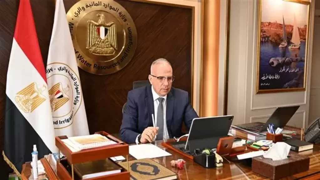 وزير الري ونظيرته بجنوب أفريقيا يشهدان ندوة “Water for People”