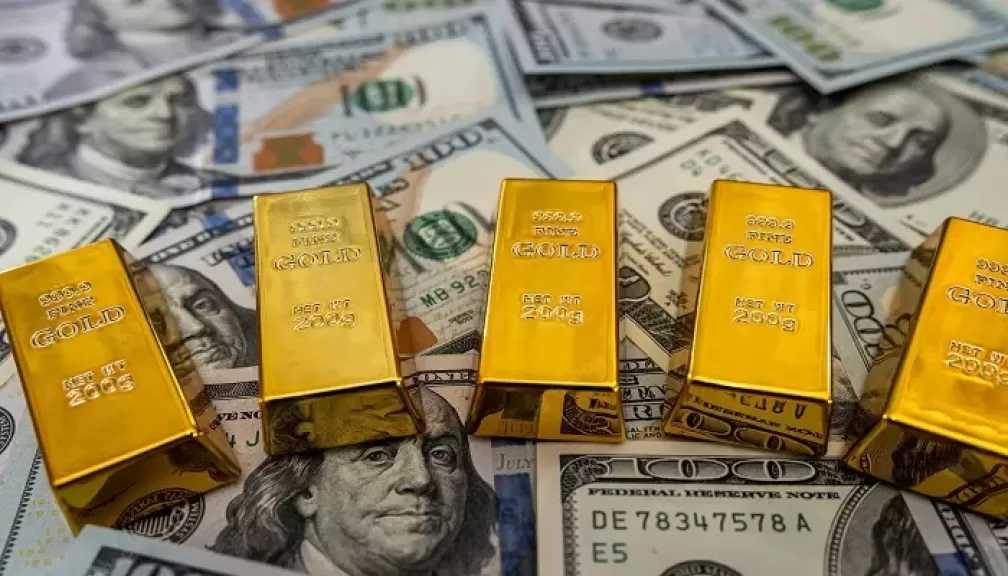الذهب يرتفع مع تراجع الدولار وأسعار النفط