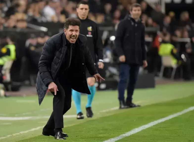 سيميوني يحذر لاعبي أتلتيكو مدريد بعد اكتساح توتنهام بخماسية