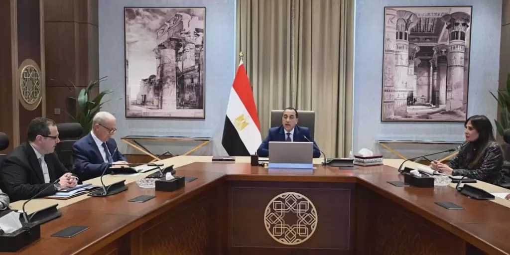 مدبولي يتابع مشروعات المجتمعات العمرانية ويؤكد: الهيئة ذراع رئيسية للتنمية وتوفير السكن