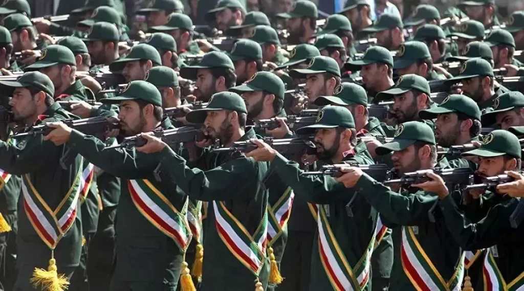 الحرس الثوري يحذر: استهداف جزيرة خارك سيغير معادلة أسعار الطاقة في العالم