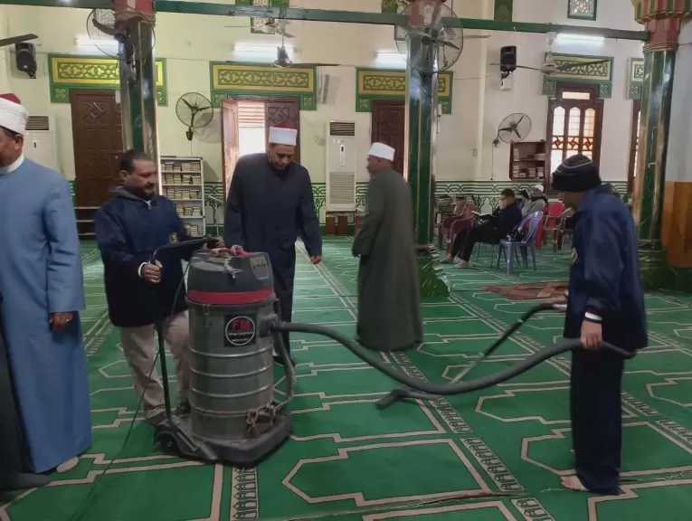 محافظ أسيوط: تجهيز 169 ساحة و2677 مسجدا لصلاة عيد الفطر