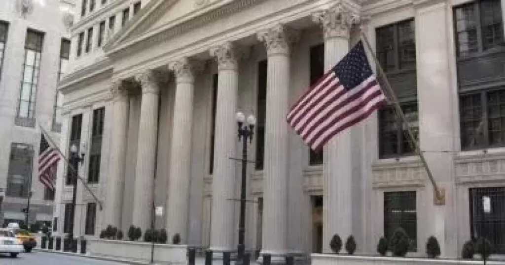 الاحتياطى الفيدرالى الأمريكى يقرر تثبيت أسعار الفائدة على الدولار عند 3.5%