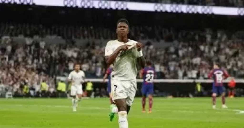 فينيسيوس ورافينيا يتصدران التشكيل المثالي لاياب ثمن نهائي دوري الأبطال