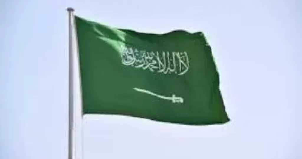 السعودية والبحرين تعلنان اعتراض صواريخ ومسيرات إيرانية