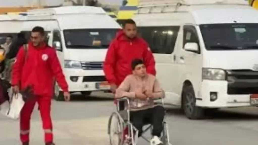 معبر رفح يستقبل دفعة جديدة من العائدين لقطاع غزة