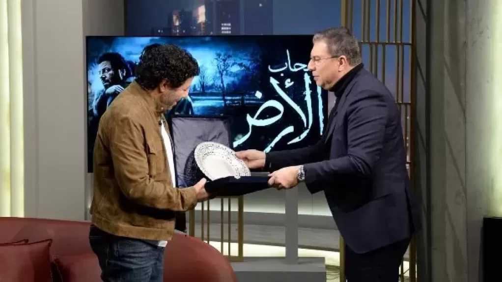 عمرو الليثي يكرم إياد نصار على نجاحه في ”صحاب الأرض” وكواليس مأساة غزة