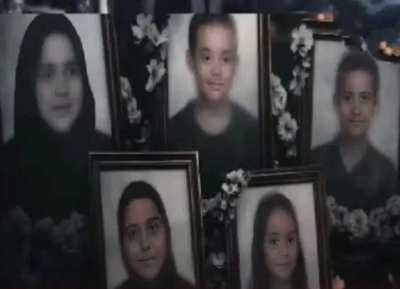 المتهم بقتل والدته وأشقائه الـ5 بكرموز في الإسكندرية يمثل الجريمة