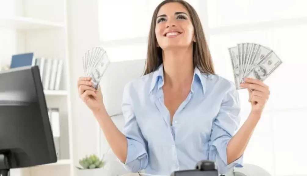 بنوك مصر تطلق باقات خاصة للنساء بمزايا توفيرية وتمويلية وعروض حصرية