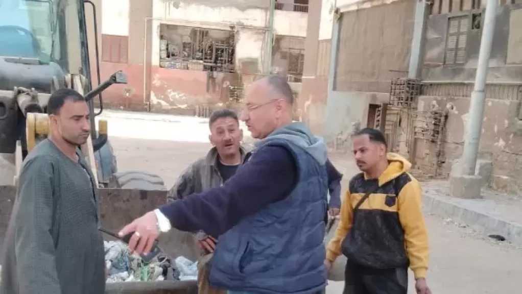 محافظ أسيوط يشدد على تكثيف حملات النظافة بحي شرق لتحسين الخدمات والمظهر الحضاري