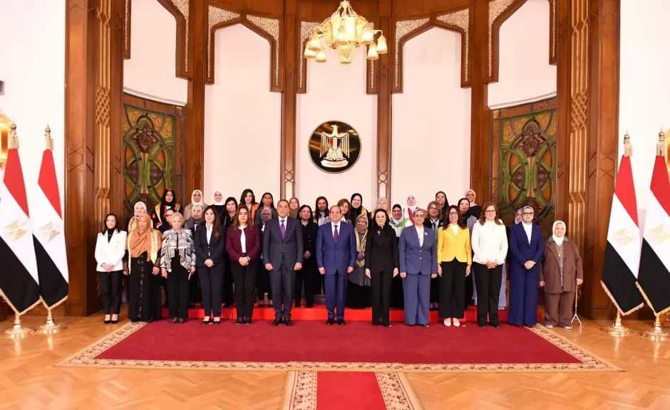 المتحدث الرئاسي ينشر صور مشاركة الرئيس السيسي في لقاء المرأة المصرية والأم المثالية