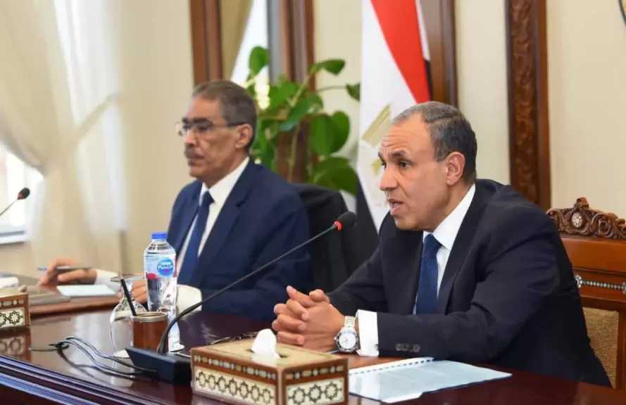 وزيرا الخارجية والدولة للإعلام يعقدان جلسة إحاطة موسعة لممثلي وسائل الإعلام الإقليمية والدولية المعتمدين بمصر