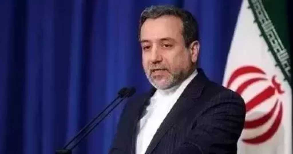 عراقجي يعود إلى باكستان بعد زيارته لسلطنة عمان