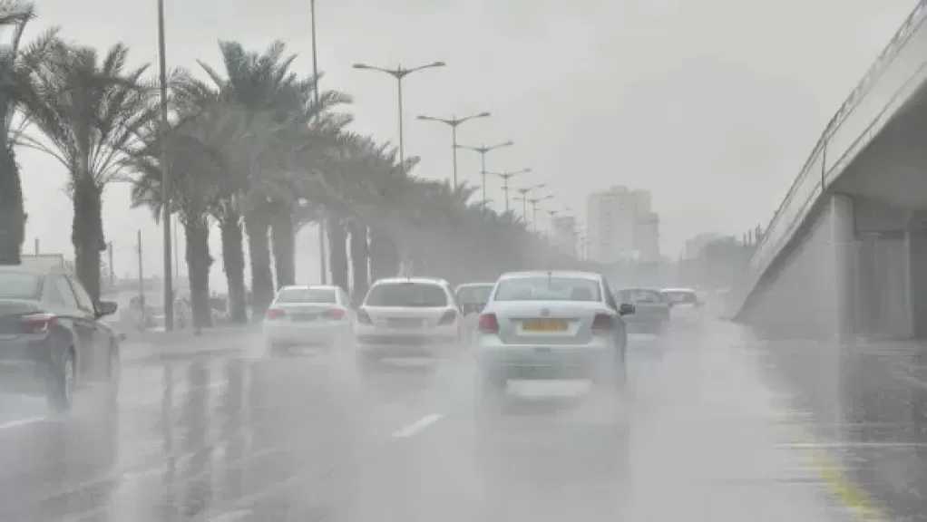 أجلوا السفر.. خبير مروري يحذر من التكدسات على الطرق بسبب حالة الطقس
