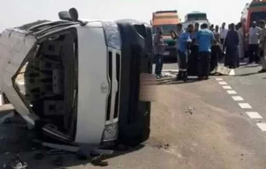 إصابة 6 أشخاص في انقلاب ميكروباص ببولاق الدكرور