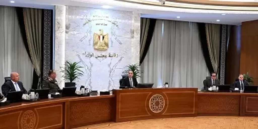 مدبولى: الحكومة تتابع تداعيات أحداث المنطقة للتحرك بما يحمى استقرار اقتصاد مصر