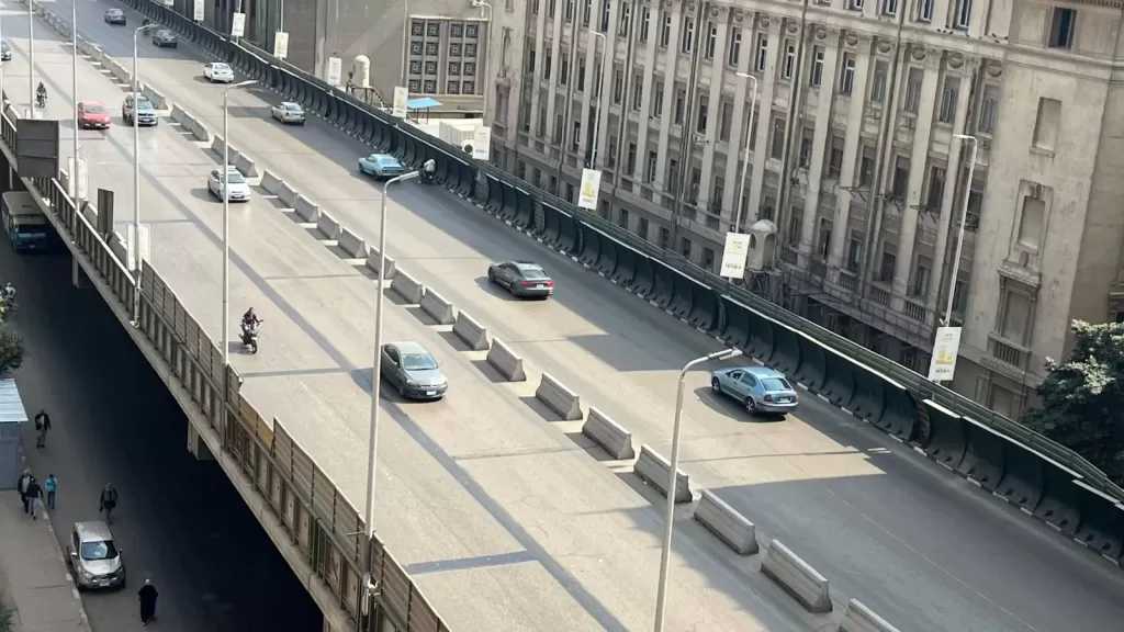 سيولة مرورية بمحاور القاهرة والجيزة خلال الذروة الصباحية