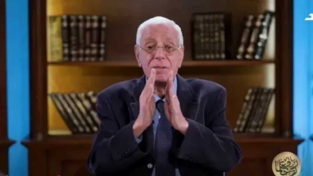 هل تؤثر زيادة فيتامين ب12 بالجسم على صحة الإنسان؟ حسام موافي يجيب