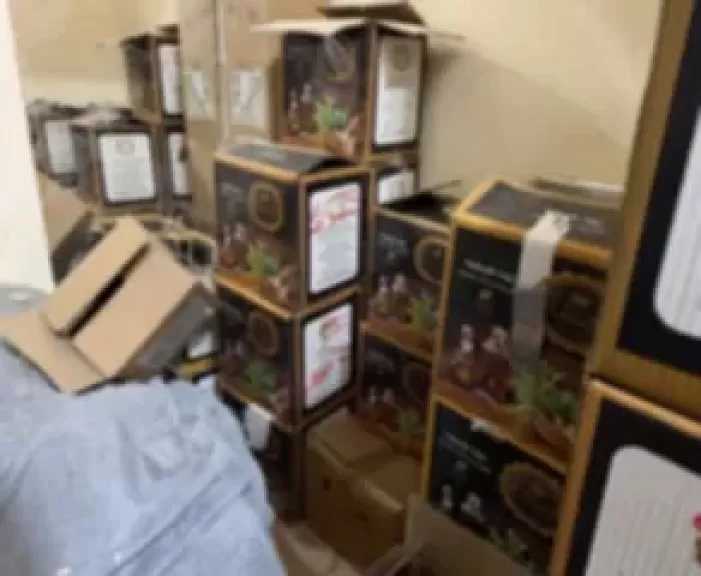 ضبط 2 مليون قطعة مستحضرات تجميل مجهولة المصدر داخل شركة بدون ترخيص في الفيوم
