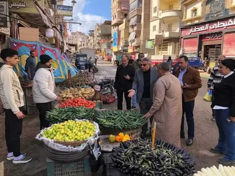 محافظ الدقهلية يجري جولة مفاجئة بميدان الشيخ حسنين.. ويوجه بحملة مكبرة لرفع الإشغالات