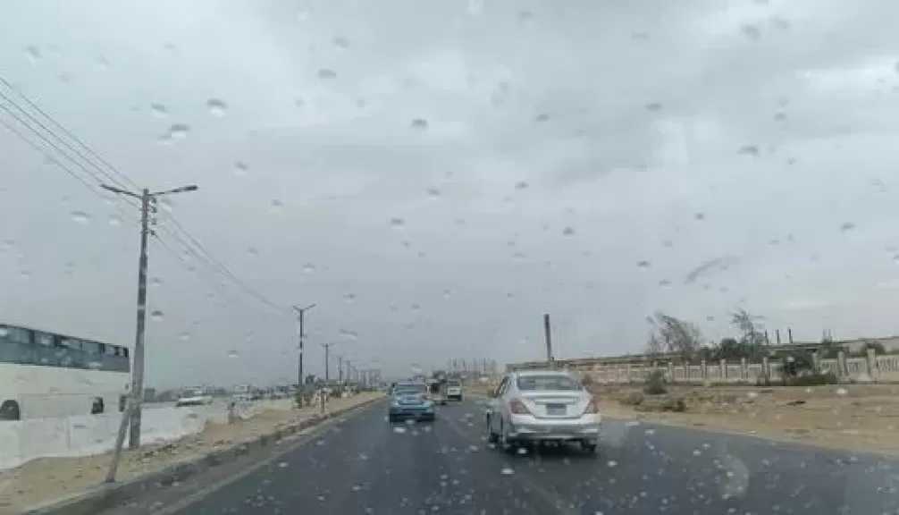 تساقط أمطار خفيفة ورياح باردة وغيوم في بني سويف