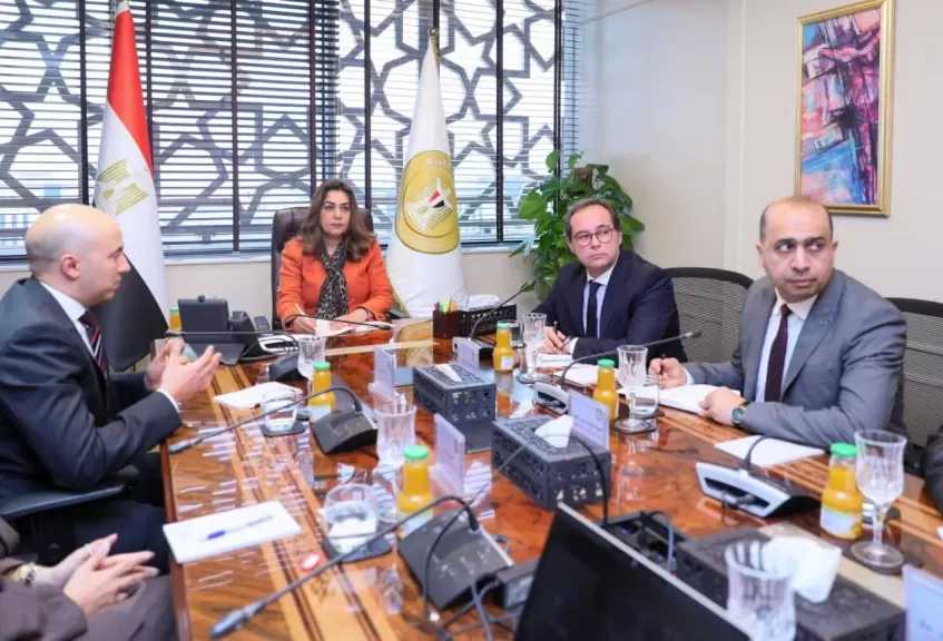 منال عوض: نحرص على دعم توجه القطاع الخاص نحو خفض الانبعاثات الكربونية وتطبيق المسئولية الممتدة للمنتج