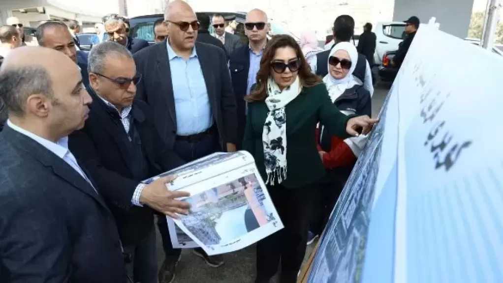 وزيرة التنمية المحلية تتابع تطوير المحاور المرورية وكوبري سليمان عزت بالإسكندرية