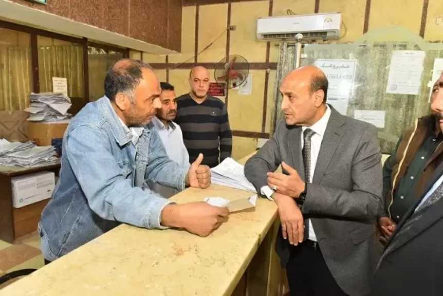 محافظ أسيوط يتفقد المركز التكنولوجي بالقوصية لمتابعة ملف التصالح وتيسير الإجراءات على المواطنين