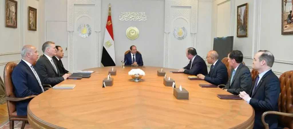 السيسي يوجه بمواصلة الإصلاحات الاقتصادية وتسريع تنفيذ حياة كريمة والتأمين الصحي الشامل