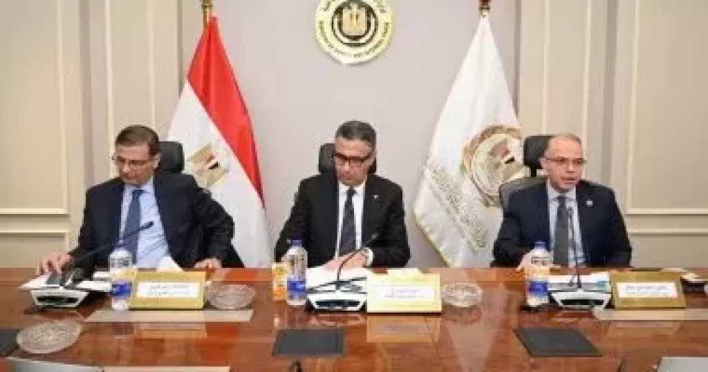 وزراء التموين والزراعة والاستثمار يبحثون آليات التكامل لتحقيق استقرار الأسواق