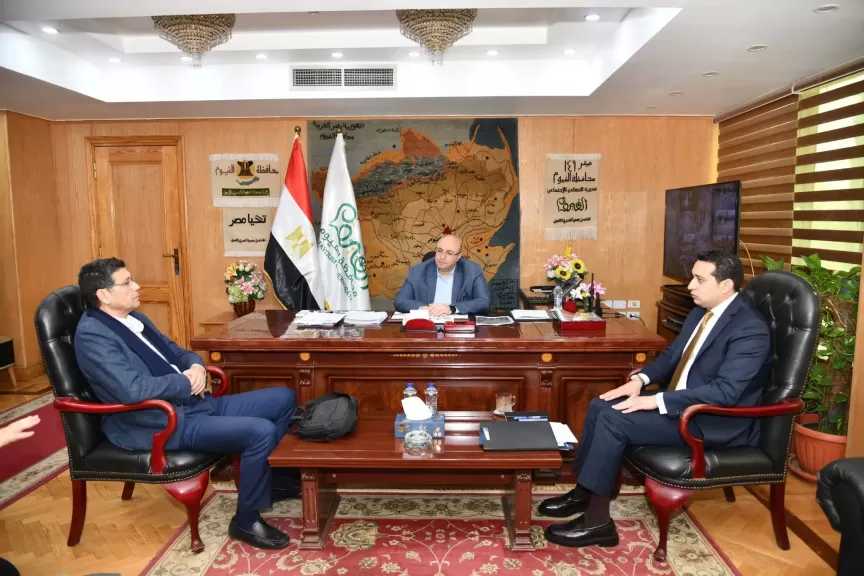 محافظ الفيوم يناقش آخر المستجدات بمشروع تحديث الهيكل التنظيمي