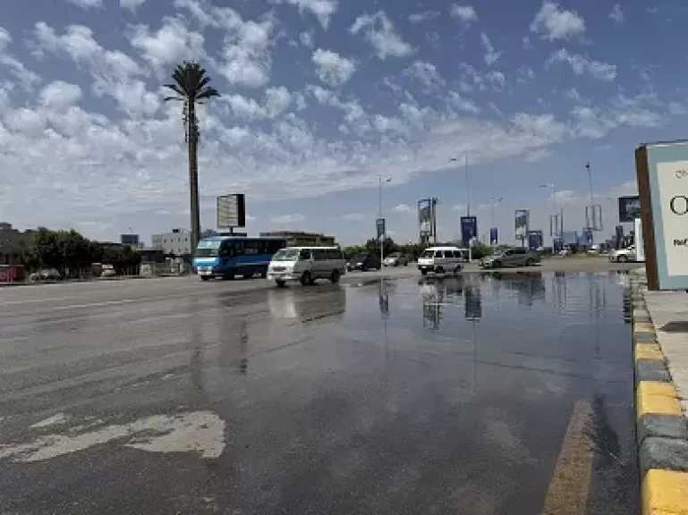 المرور ينشر خدماته على الطرق المهمة لتفادي حوادث الطرق بالتزامن مع سوء الأحوال الجوية