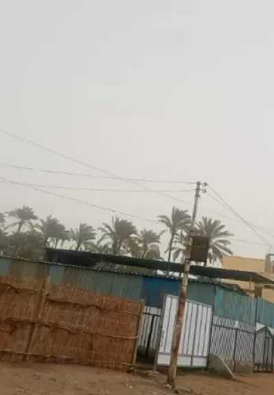 عاصفة ترابية وانخفاض في درجة الحرارة وطقس غائم جزئيا بالبحيرة