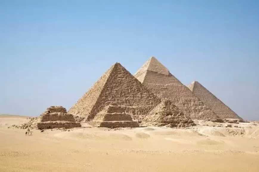وزارة السياحة والآثار تنفذ حملة إعلامية مصورة لتوثيق تجارب السائحين من مختلف الجنسيات خلال زيارتهم لمصر