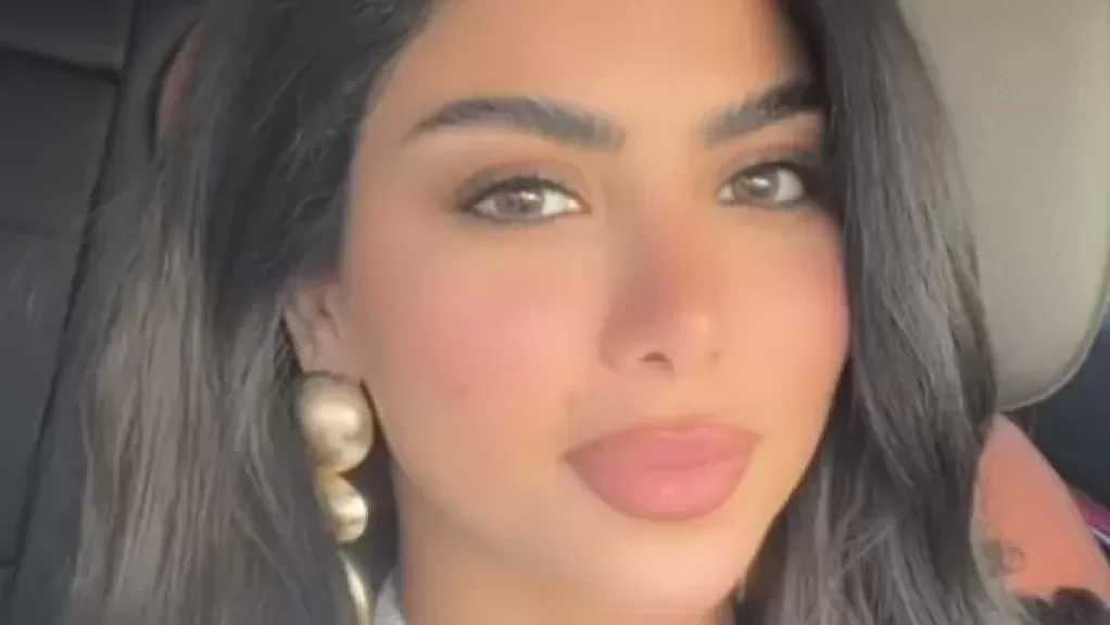 كارولين عزمي تخطف الأنظار في أحدث ظهور