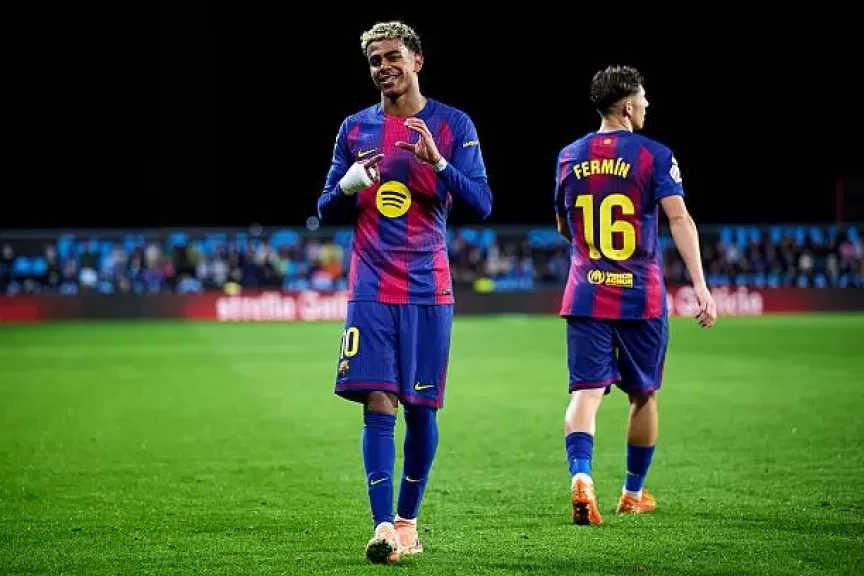 لامين يامال على رأس قائمة برشلونة لمباراة أتلتيكو مدريد في الليجا