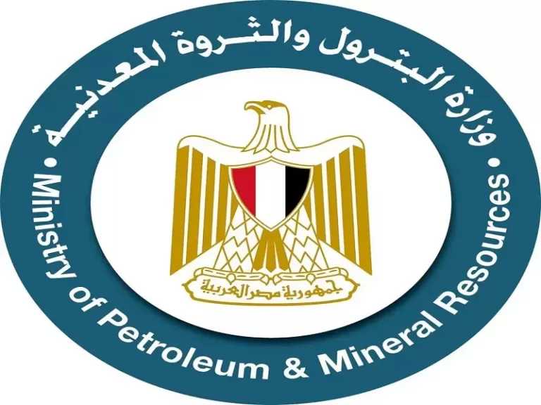 استثناء مواقع الإنتاج والخدمات الحيوية.. ضوابط العمل عن بعد بقطاع البترول